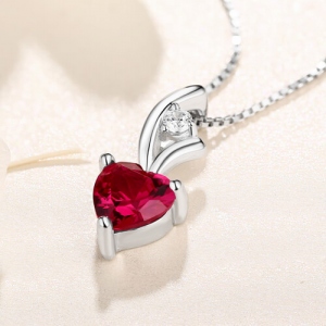 heart necklace	